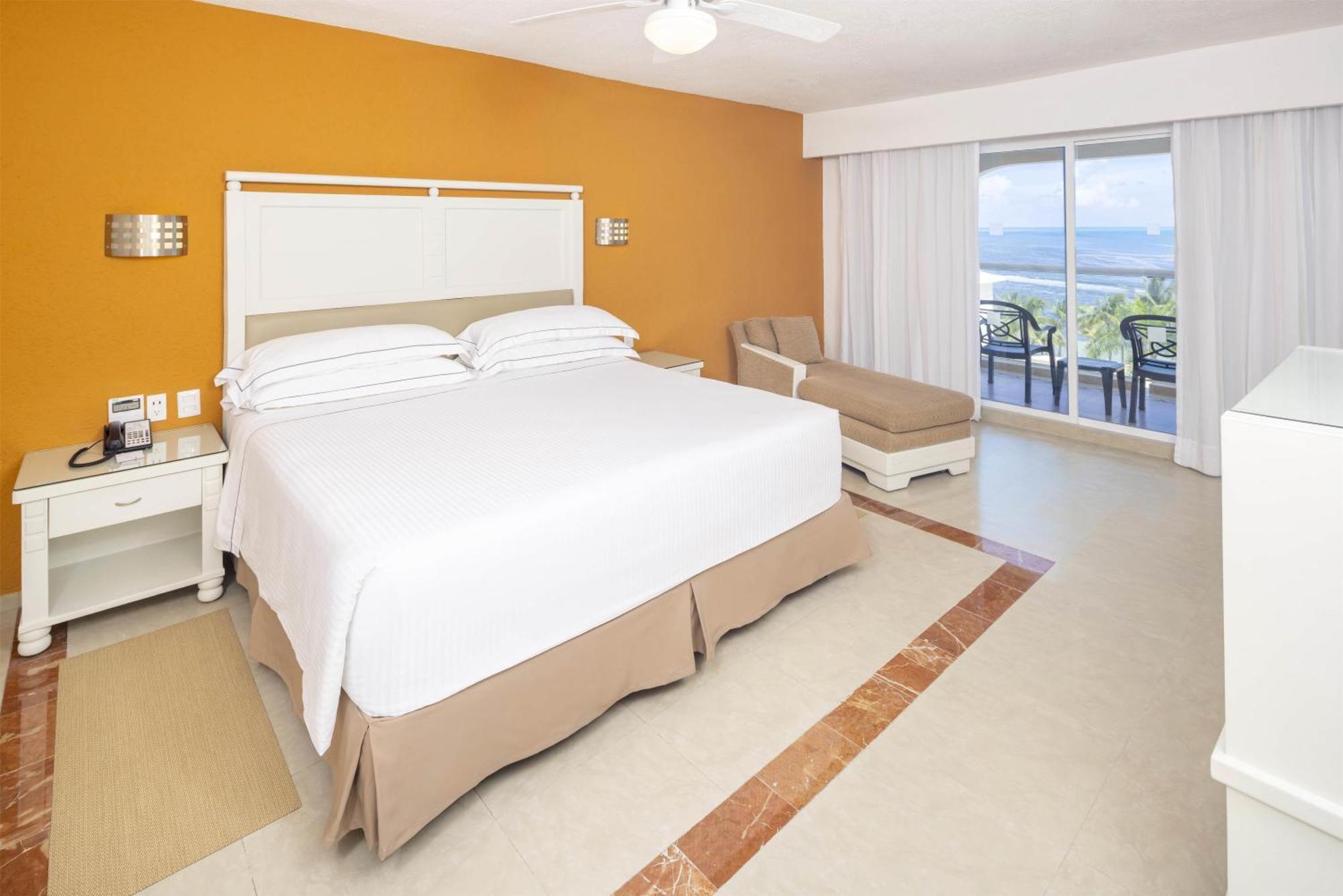 Habitación Doble frente al mar/Habitación Doble con vistas al mar (2 adultos + 2 niños)
