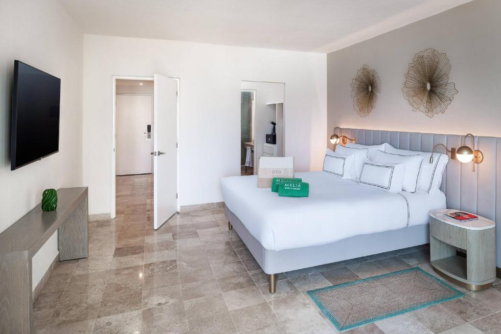 Suite The Level con vistas al mar y balcón