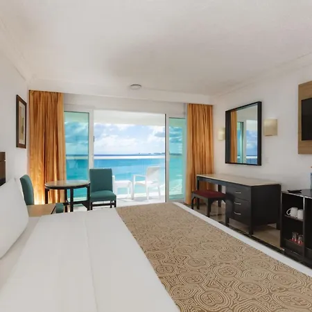 Krystal Cancun-3